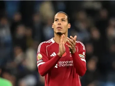 Van Dijk lên tiếng bác bỏ tin đồn gây sốc: ‘Tôi không tổ chức họp riêng cầu thủ Liverpool’