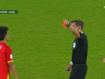 Lật tẩy lý do thẻ đỏ Lý Đức không thể xóa: Luật FIFA quy định rõ, U23 Việt Nam chịu thiệt!