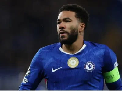 Bí mật đội hình Chelsea: Lý do Rosenior cố tình giấu James và Neto trước Arsenal?