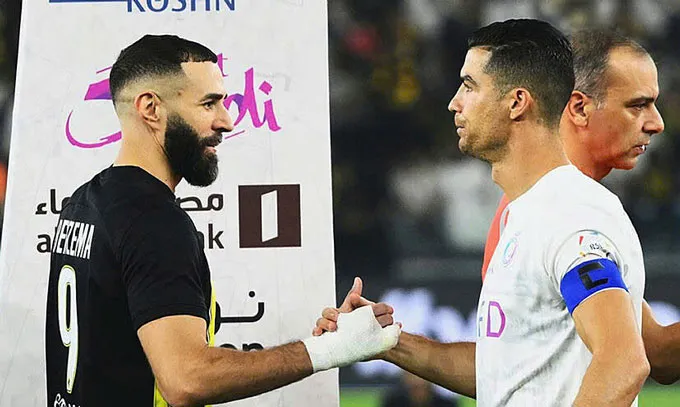 Karim Benzema lên tiếng sau drama của Ronaldo